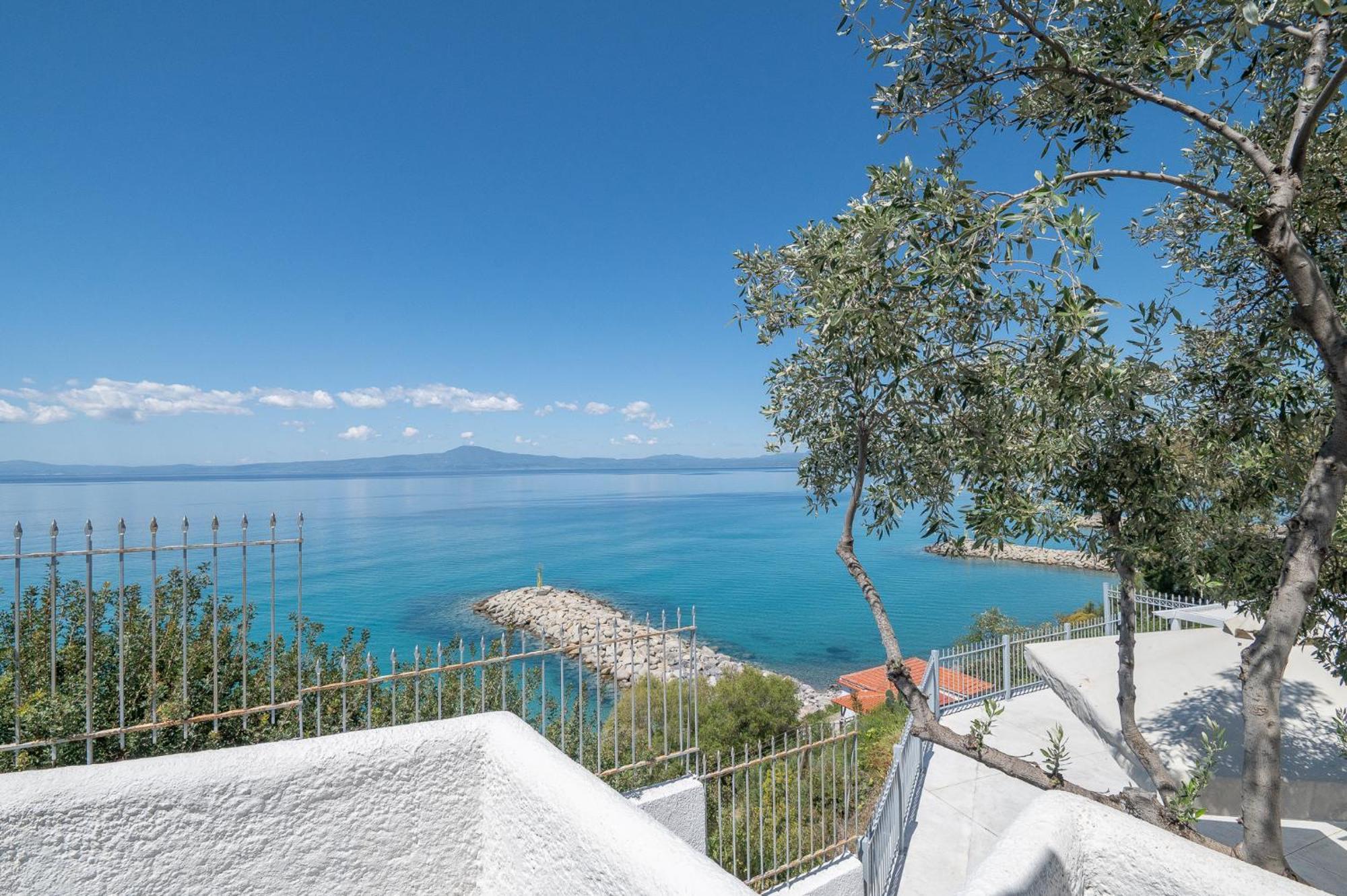 Pouletis Family Apartments - Akroyali Seaview Getaways Kalamata Exteriér fotografie