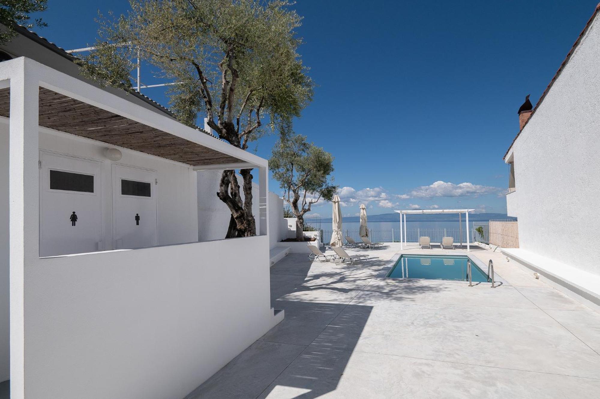 Pouletis Family Apartments - Akroyali Seaview Getaways Kalamata Exteriér fotografie
