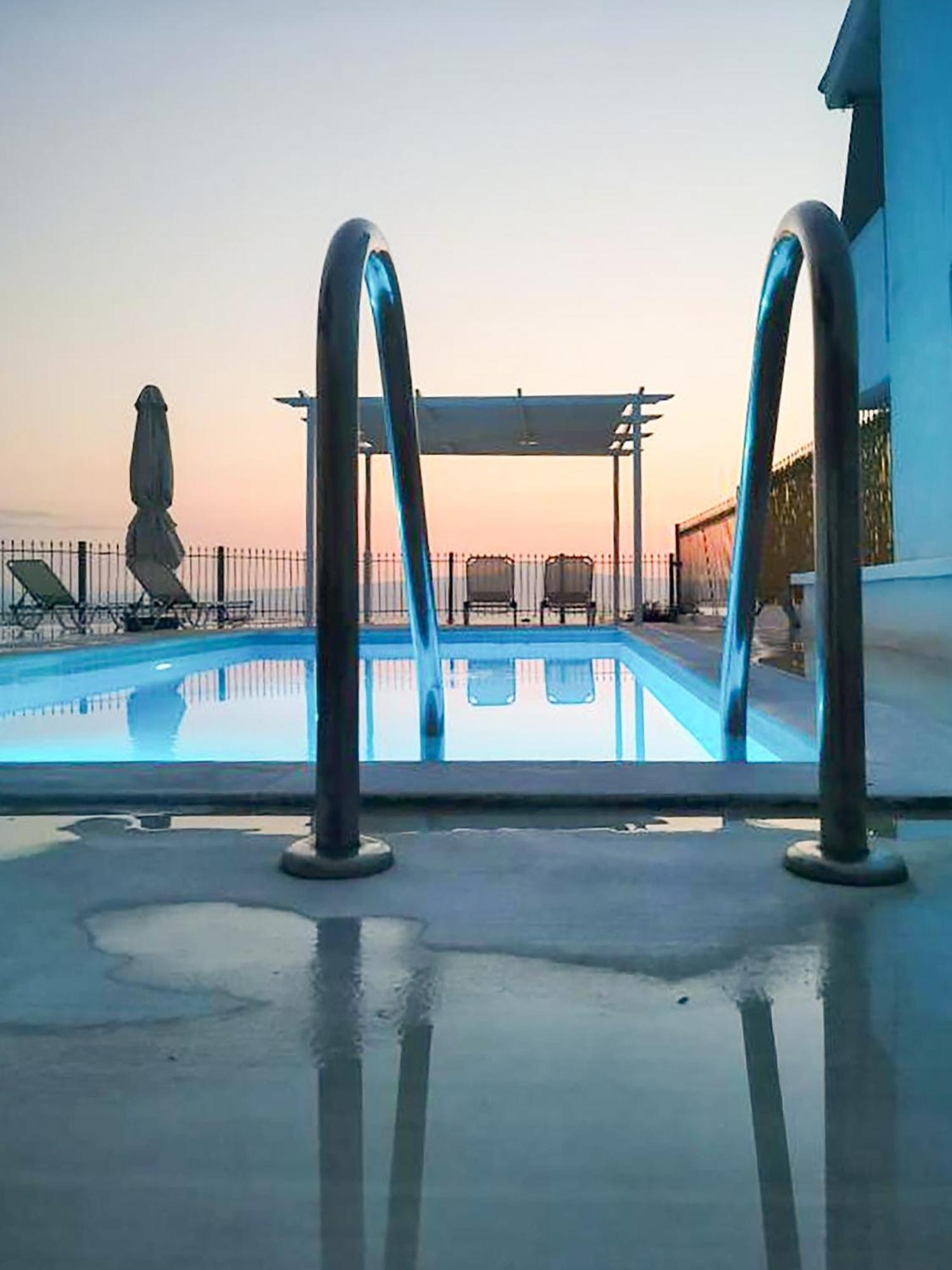 Pouletis Family Apartments - Akroyali Seaview Getaways Kalamata Exteriér fotografie