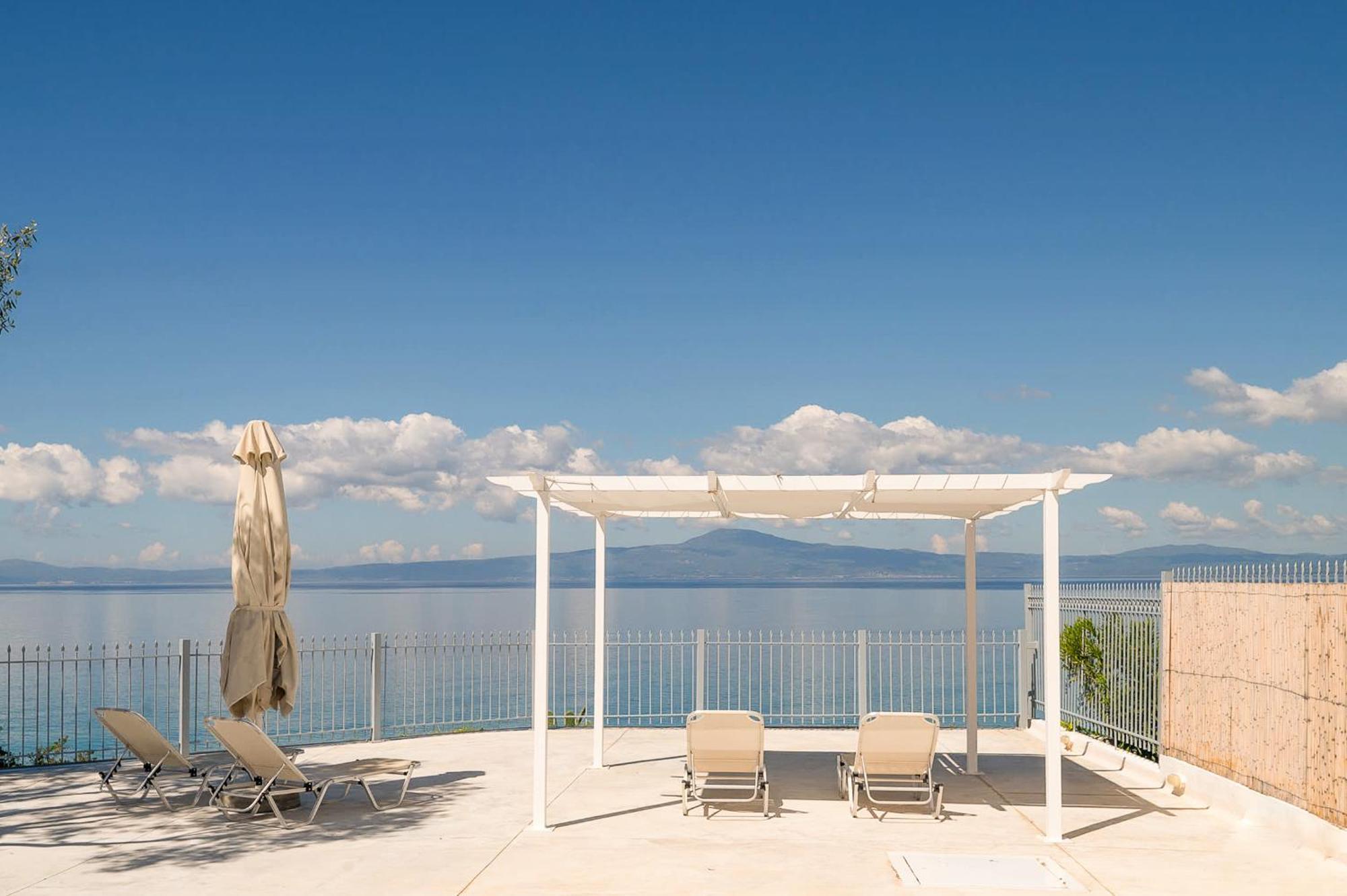 Pouletis Family Apartments - Akroyali Seaview Getaways Kalamata Exteriér fotografie