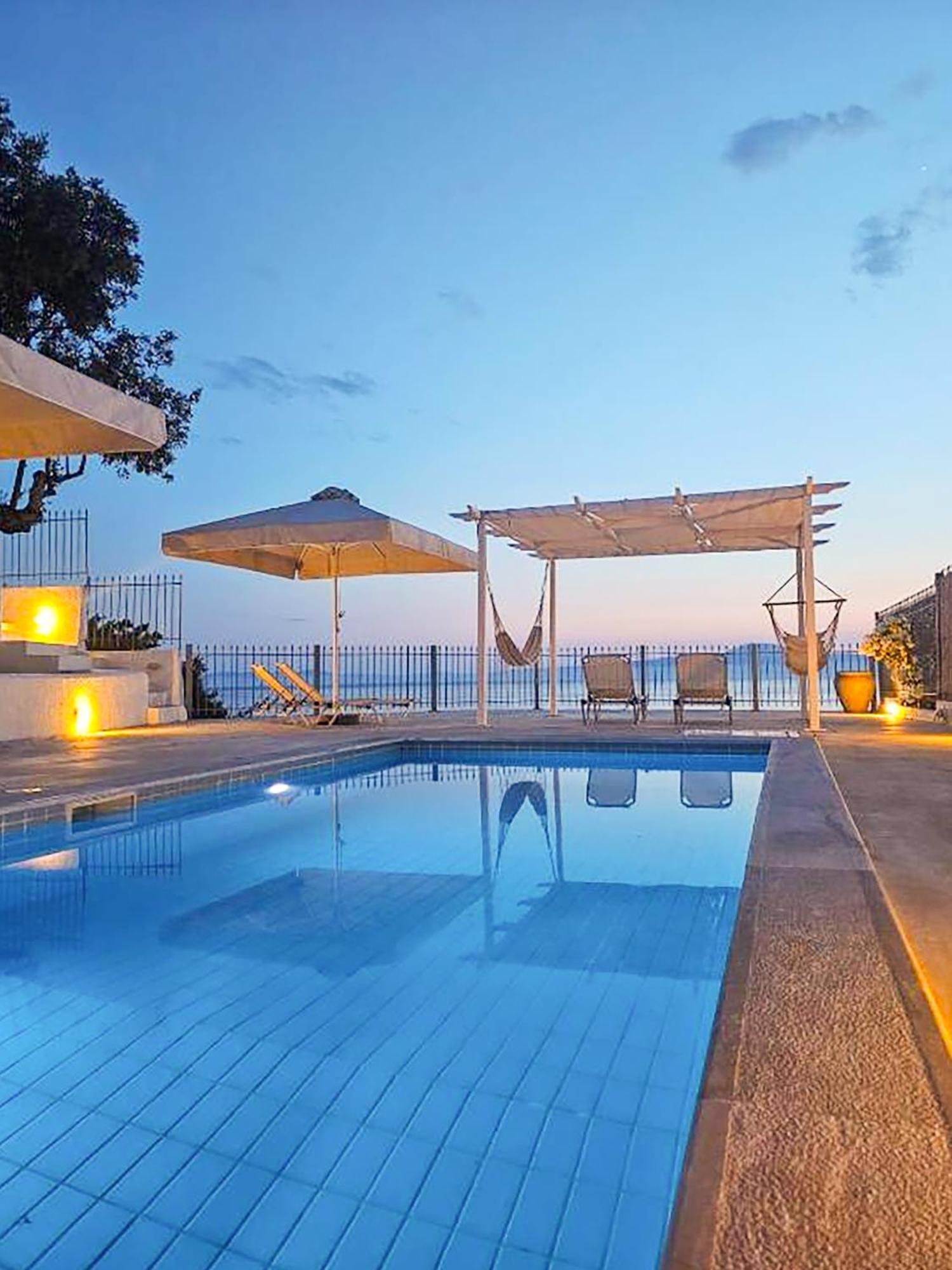 Pouletis Family Apartments - Akroyali Seaview Getaways Kalamata Exteriér fotografie